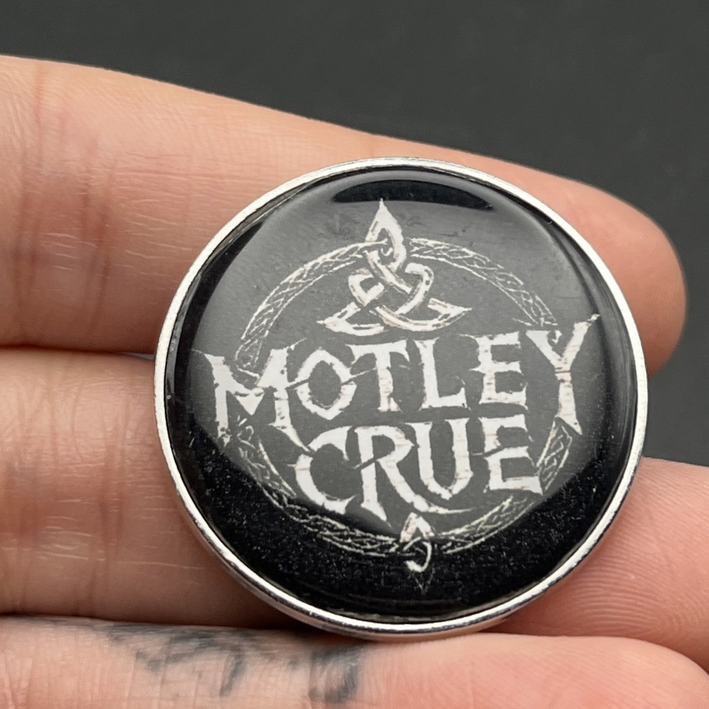 Motley Crue Rock Band Music Tommy Lee Jones Lapel Hat‎ Pin